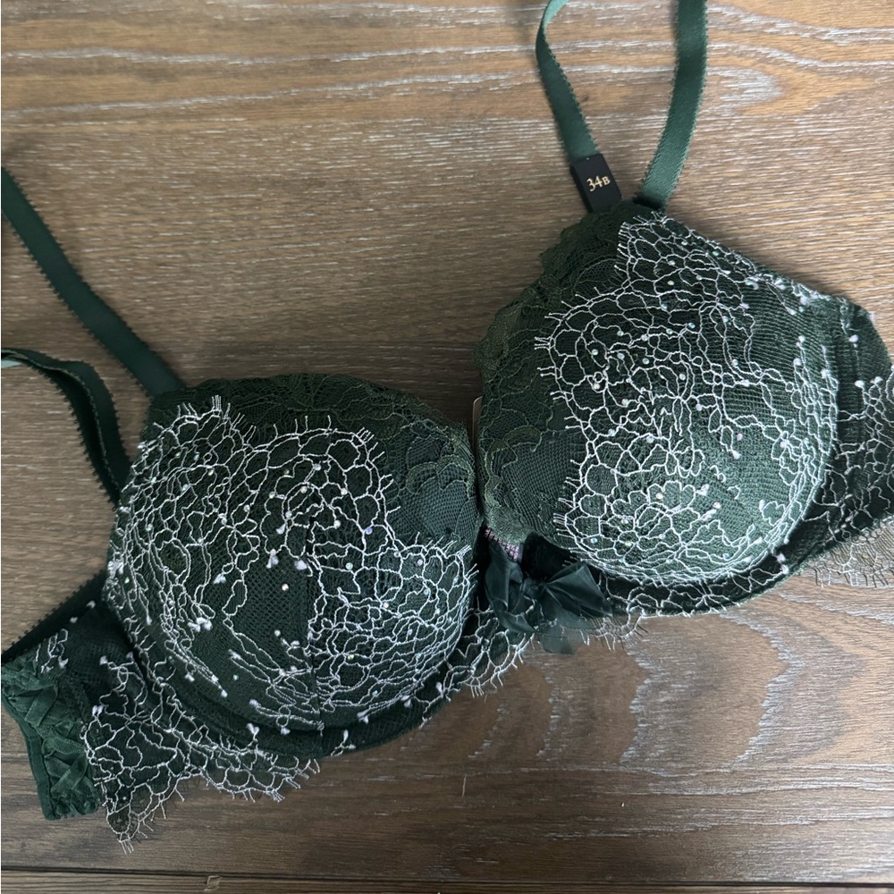 Victoria’s Secret Dream Angels bling push-up bra and matching panty